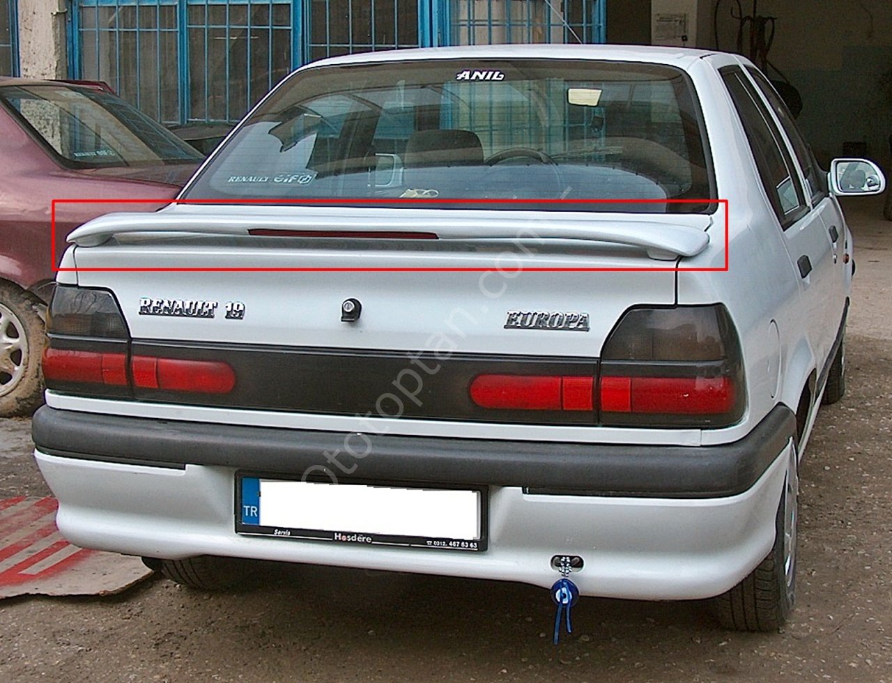 Renault Europa Sedan Işıklı Bagaj Spoileri