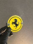 Ferrari Plastik Vidalı Panjur Arması Beyaz